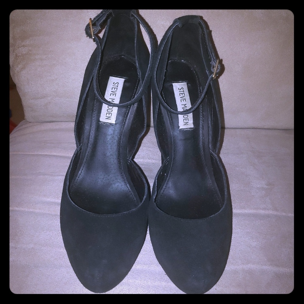 Steve Madden suede wedge shoes.